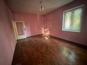 3 makuuhuonetta Grivitsa, Šumen 4