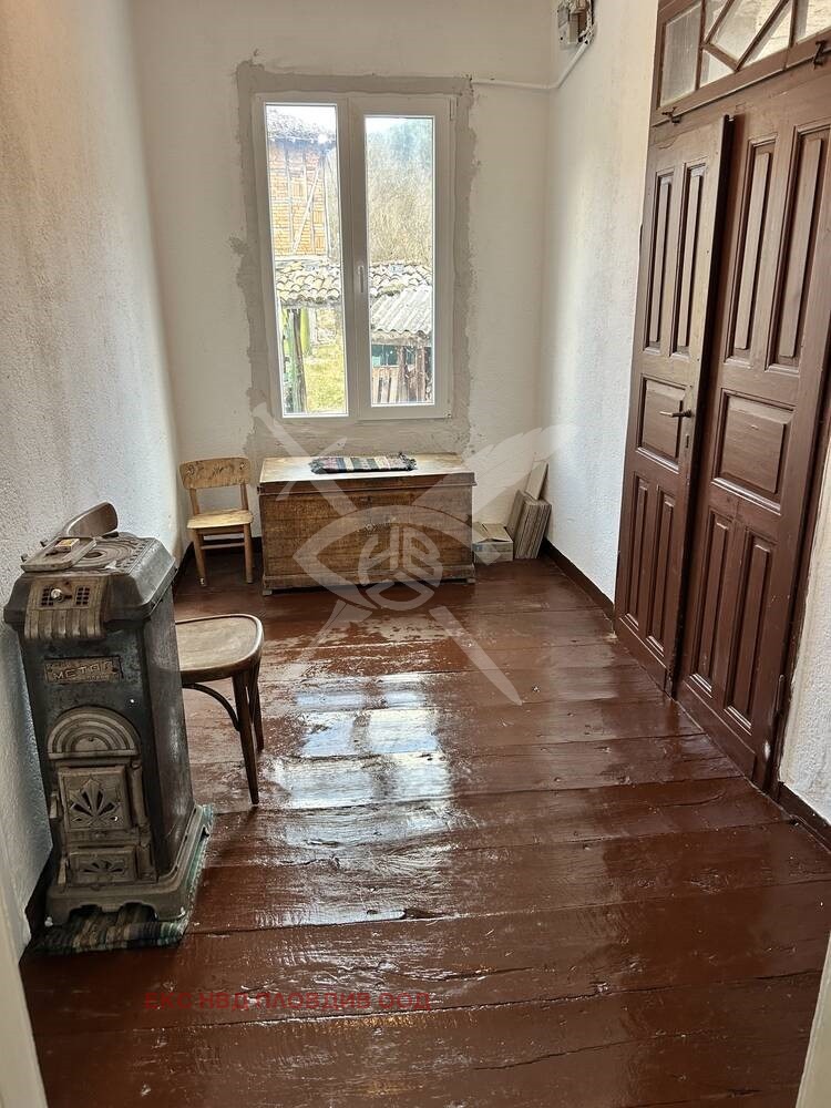 Продава КЪЩА, с. Свежен, област Пловдив, снимка 11 - Къщи - 54348481