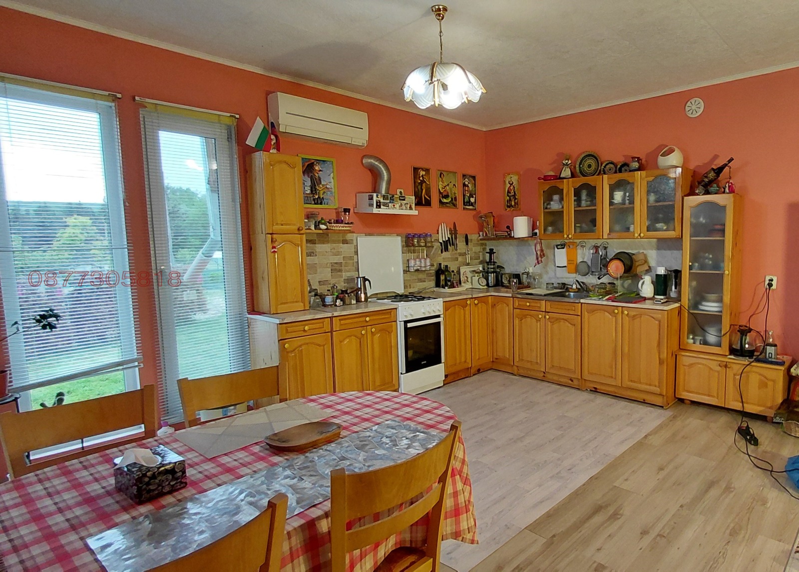 Продава КЪЩА, с. Одринци, област Добрич, снимка 11 - Къщи - 55776713