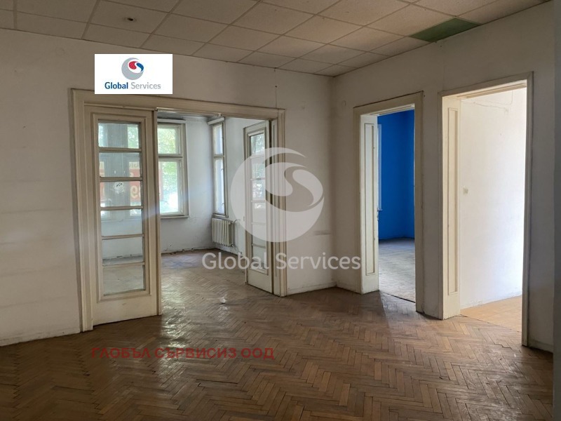 Продава МНОГОСТАЕН в град София, Център - 220 кв.м / 580 000 € » 1 134 381.40 лв., ГЛОБЪЛ СЪРВИСИЗ ООД