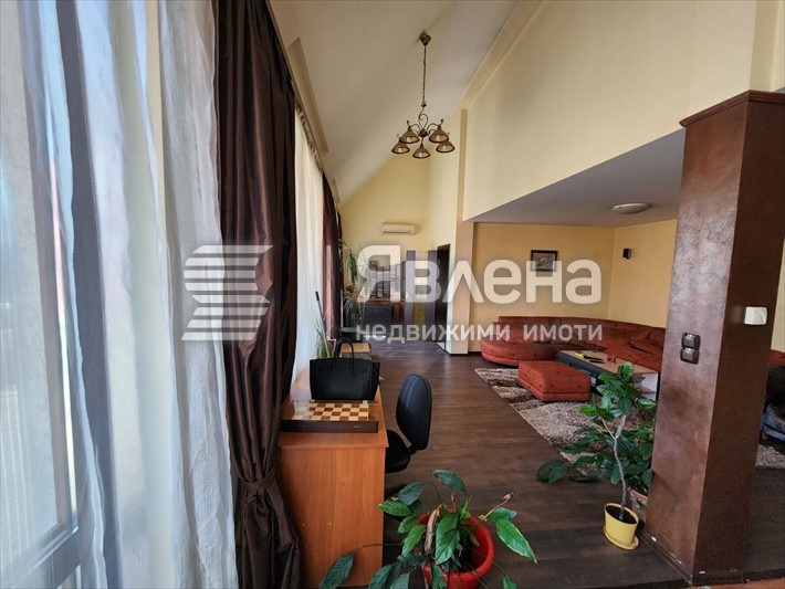 Продава МНОГОСТАЕН, гр. София, Център, снимка 2 - Апартаменти - 54361218