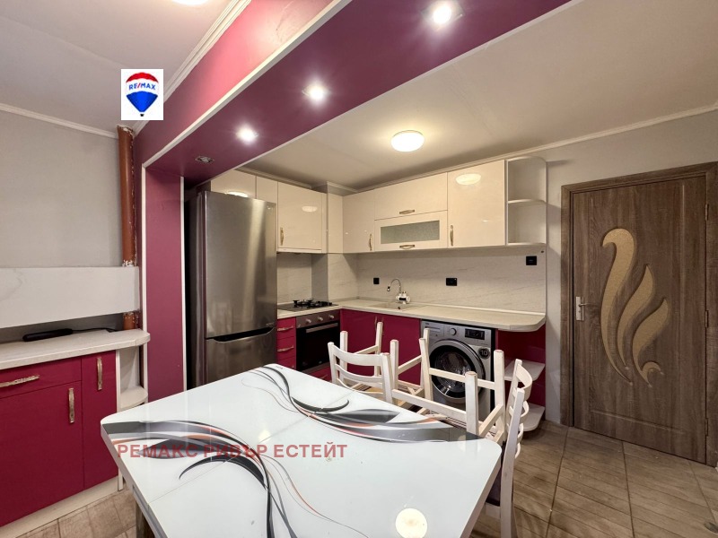 Продава 3-СТАЕН в град Русе, Родина 1 - 80 кв.м / 124 900 € » 244 283.17 лв., РЕМАКС РИВЪР ЕСТЕЙТ