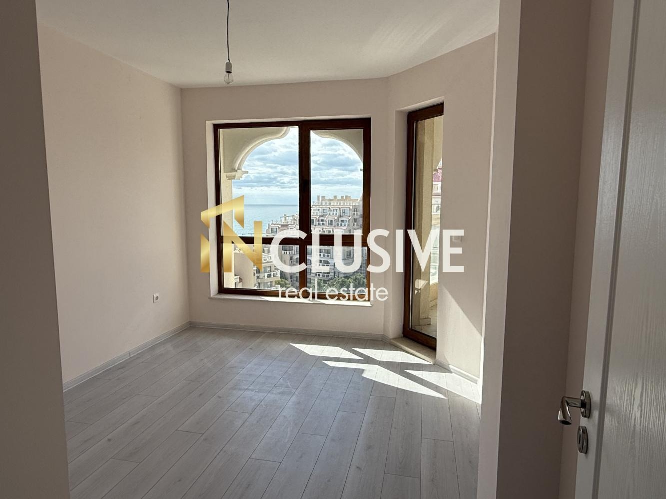 Продава МЕЗОНЕТ, гр. Варна, м-т Ален мак, снимка 7 - Апартаменти - 54129167