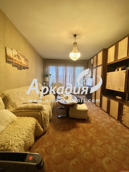 Продава 3-СТАЕН, гр. Пловдив, Изгрев, снимка 2 - Aпартаменти - 49559337