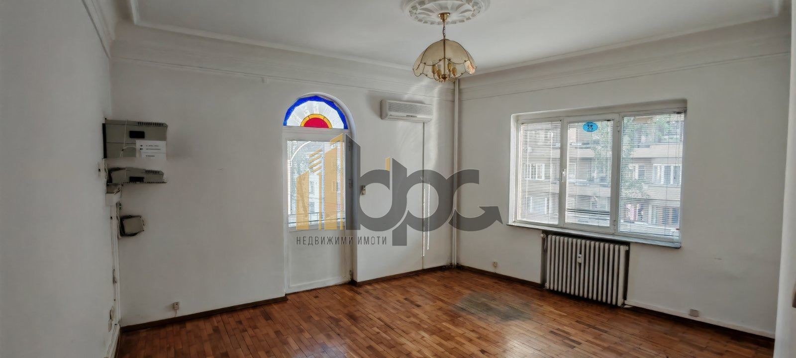 Продава МНОГОСТАЕН, гр. София, Център, снимка 2 - Апартаменти - 56021078