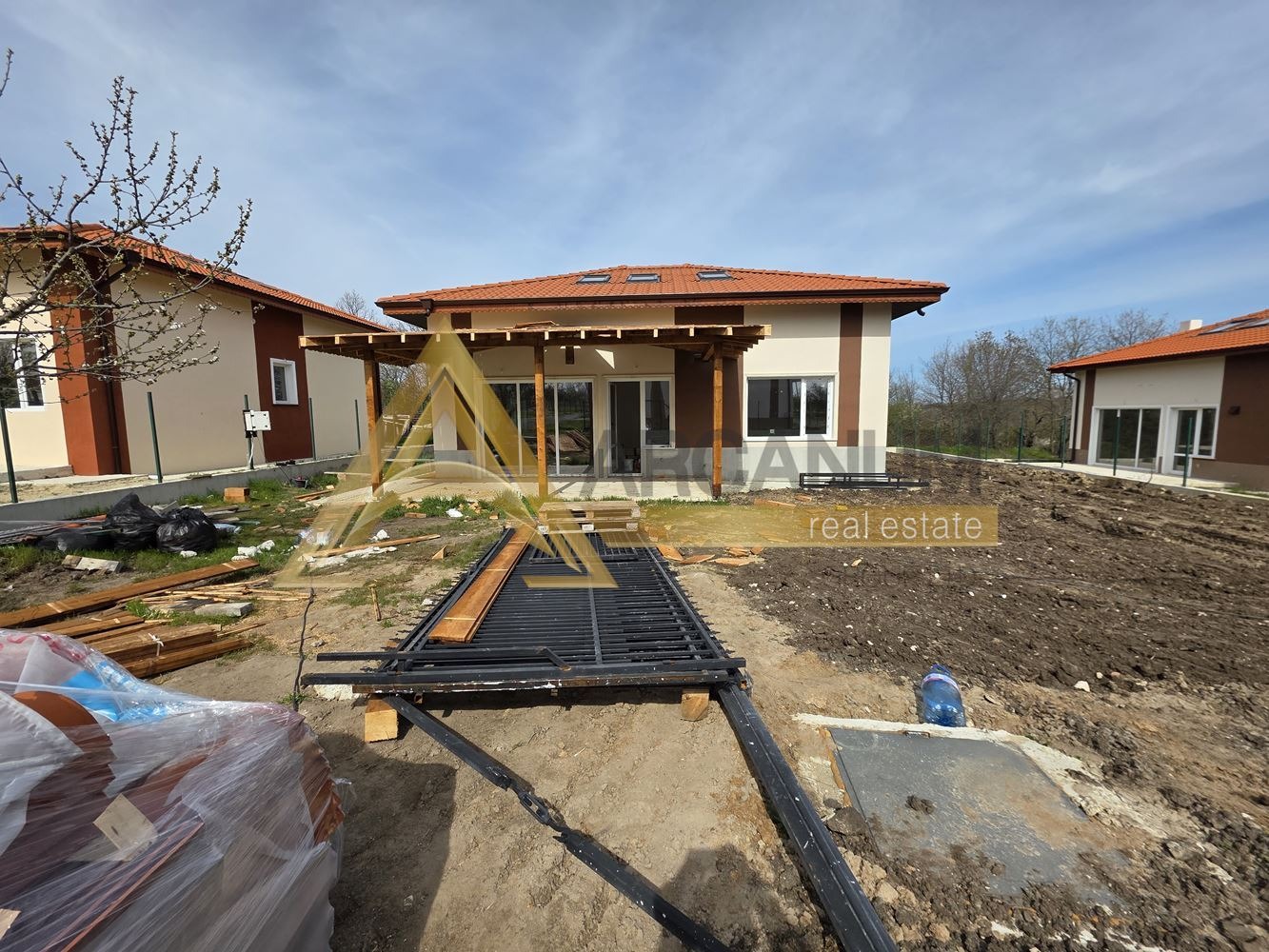 Продава КЪЩА, с. Приселци, област Варна, снимка 2 - Къщи - 49348727