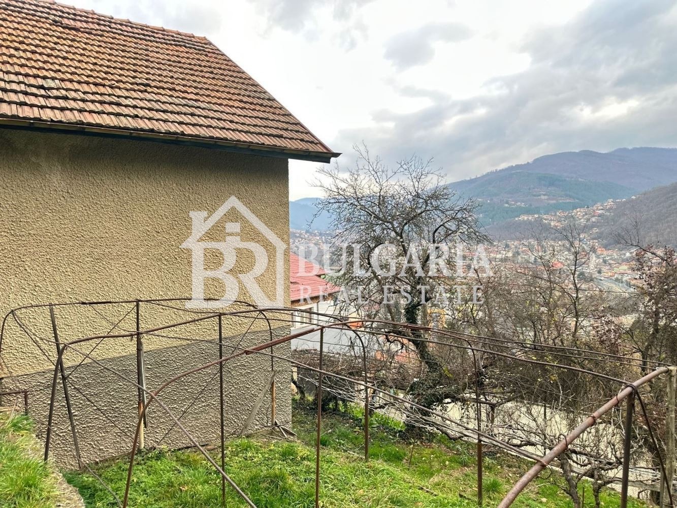 Продава КЪЩА, гр. Своге, област София област, снимка 5 - Къщи - 54530689