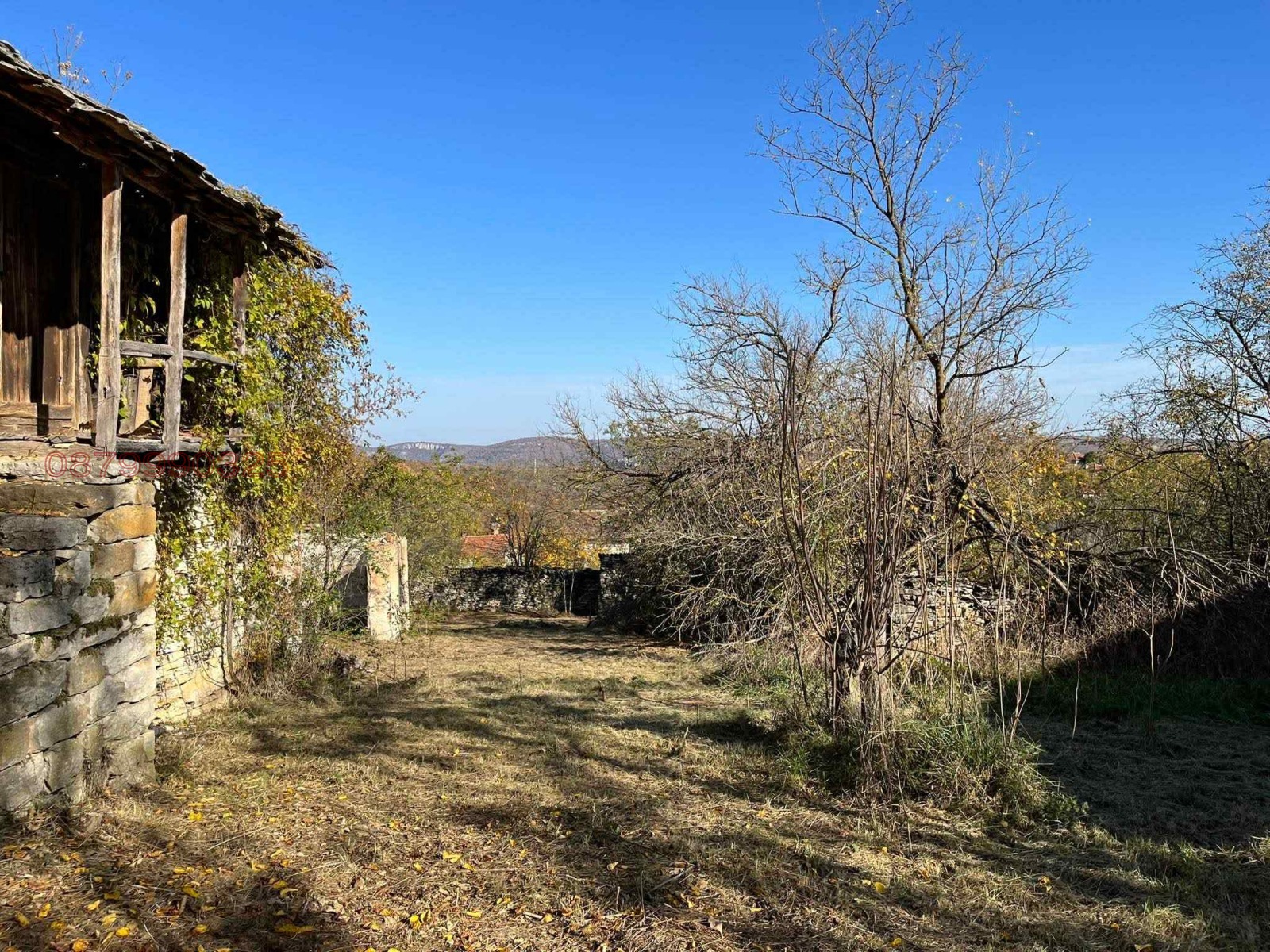 Продава ПАРЦЕЛ, с. Карлуково, област Ловеч
