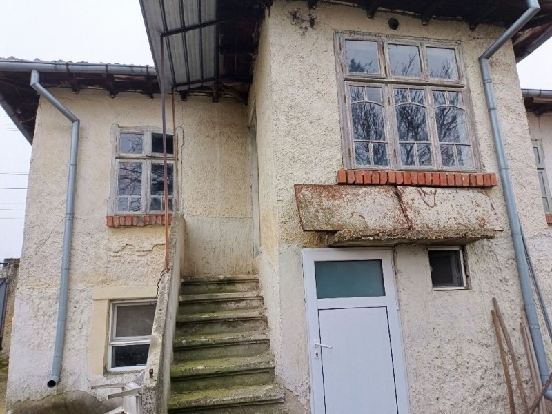 Продава КЪЩА в град Русе, Средна кула - 56 кв.м / 53 000 € » 103 658.99 лв., НОБО