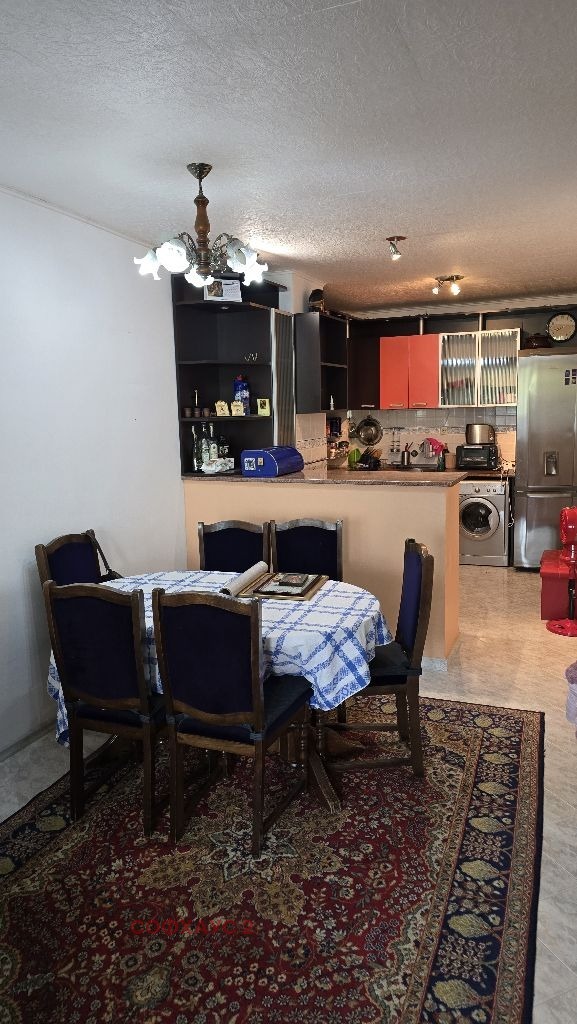 Продава 3-СТАЕН, гр. София, Хиподрума, снимка 2 - Апартаменти - 54293691