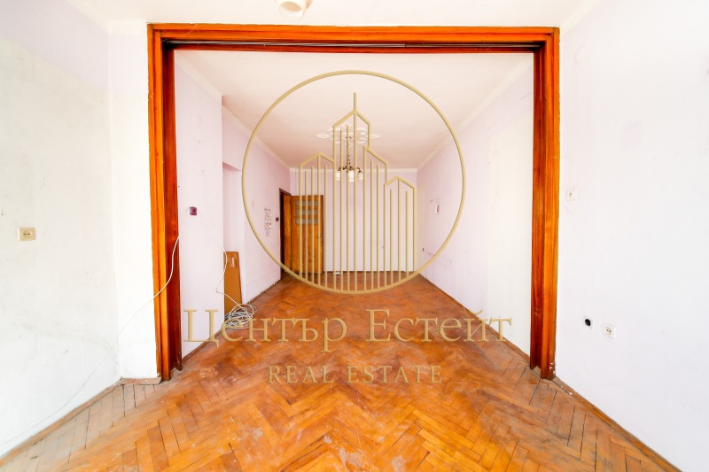 Продава  Етаж от къща град Плевен , Идеален център , 102 кв.м | 36282751 - изображение [2]