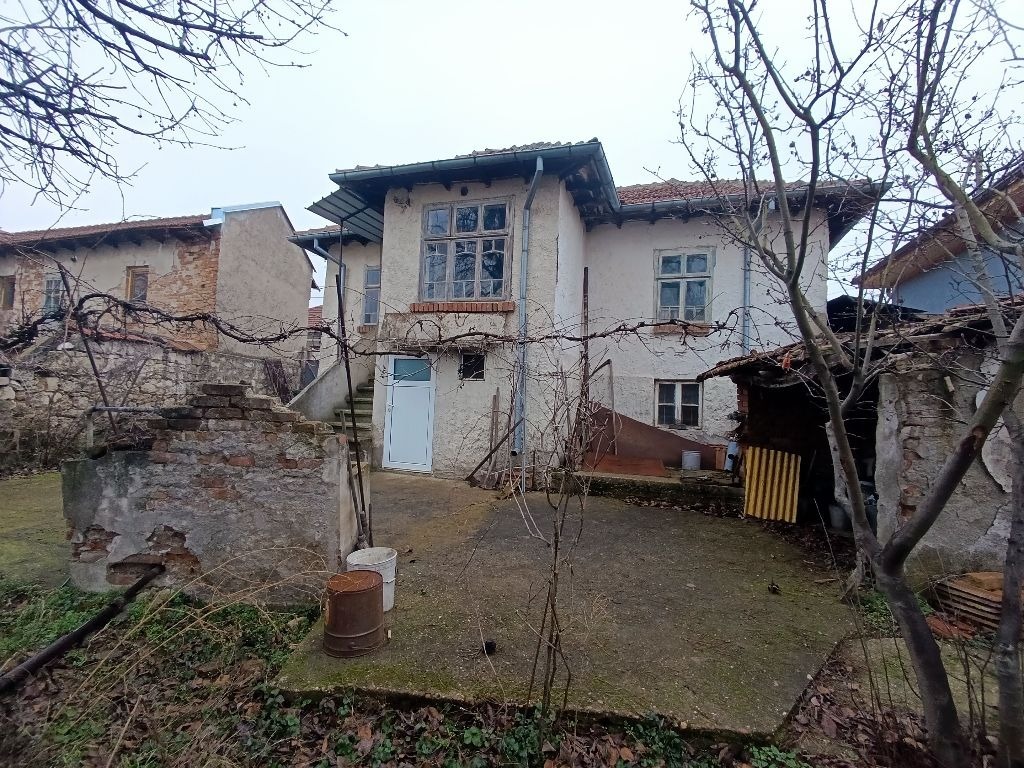 Продава КЪЩА, гр. Русе, Средна кула, снимка 2 - Къщи - 48939770
