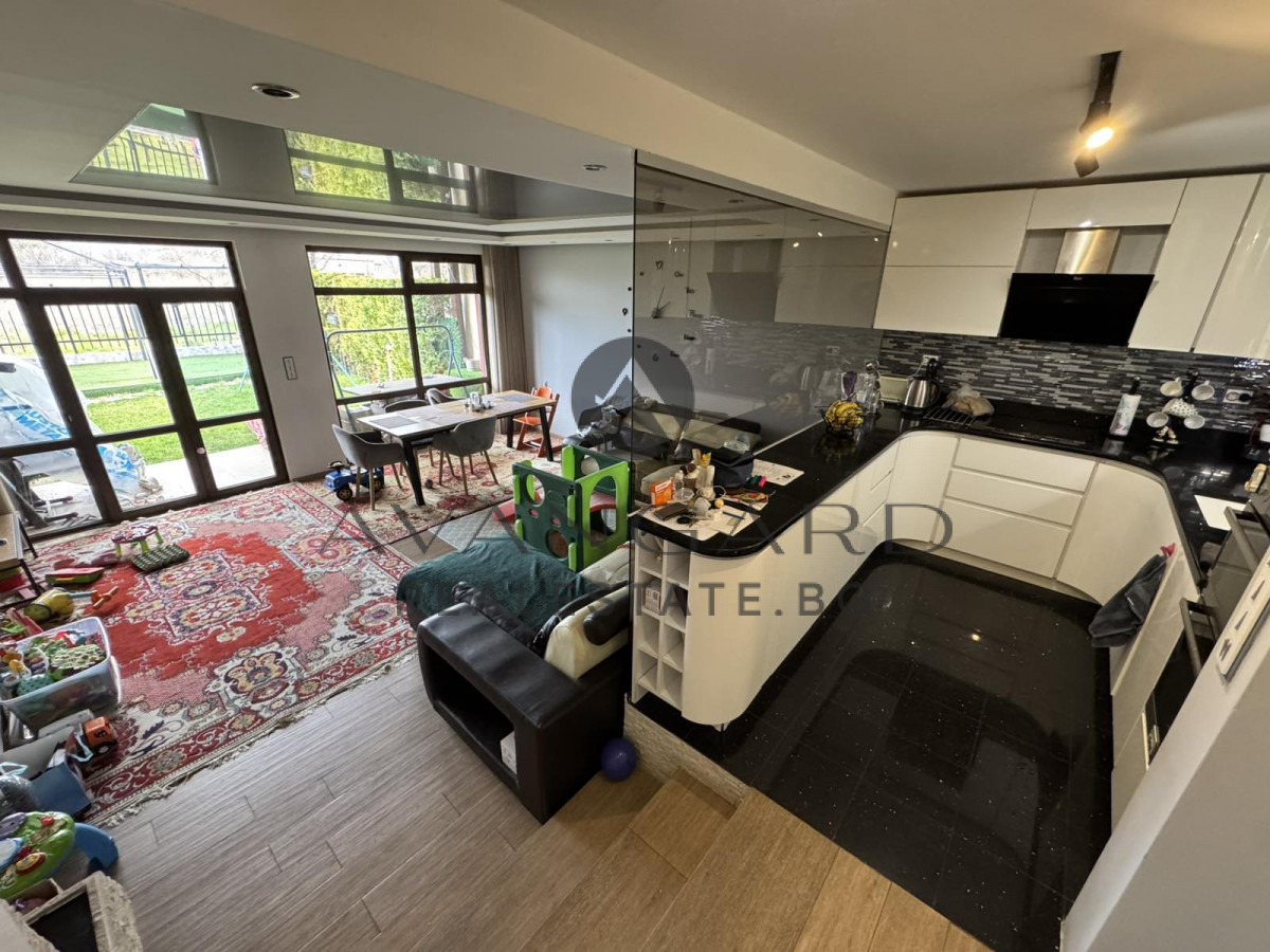 Продава КЪЩА, гр. Пловдив, Остромила