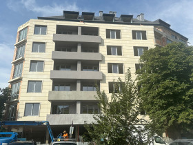 3 makuuhuonetta Banišora, Sofia 1