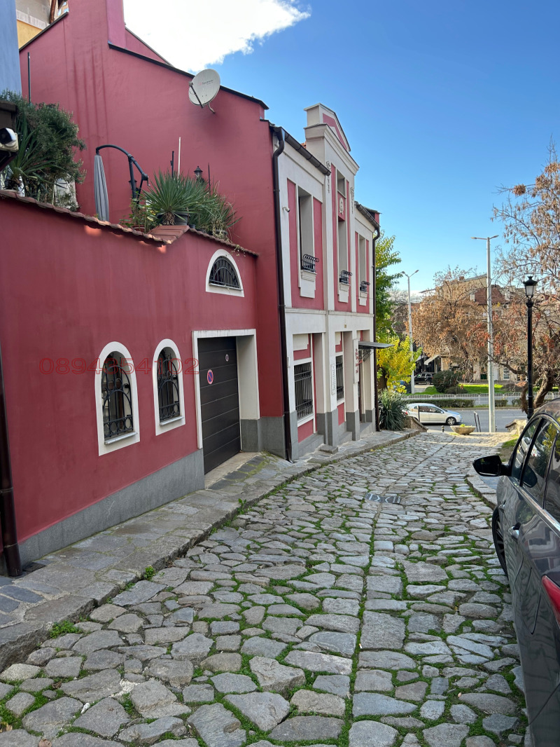 Продава КЪЩА, гр. Пловдив, Старият град, снимка 2 - Къщи - 52784748
