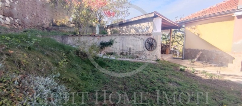 Продава КЪЩА, гр. Перущица, област Пловдив, снимка 13 - Къщи - 54141702
