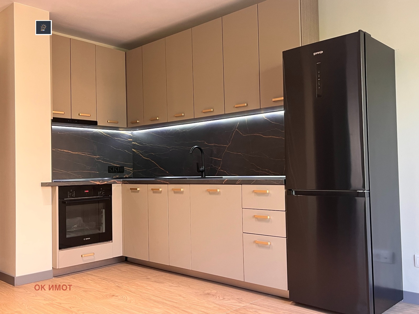 Продава 3-СТАЕН, гр. София, Център, снимка 3 - Апартаменти - 52368092