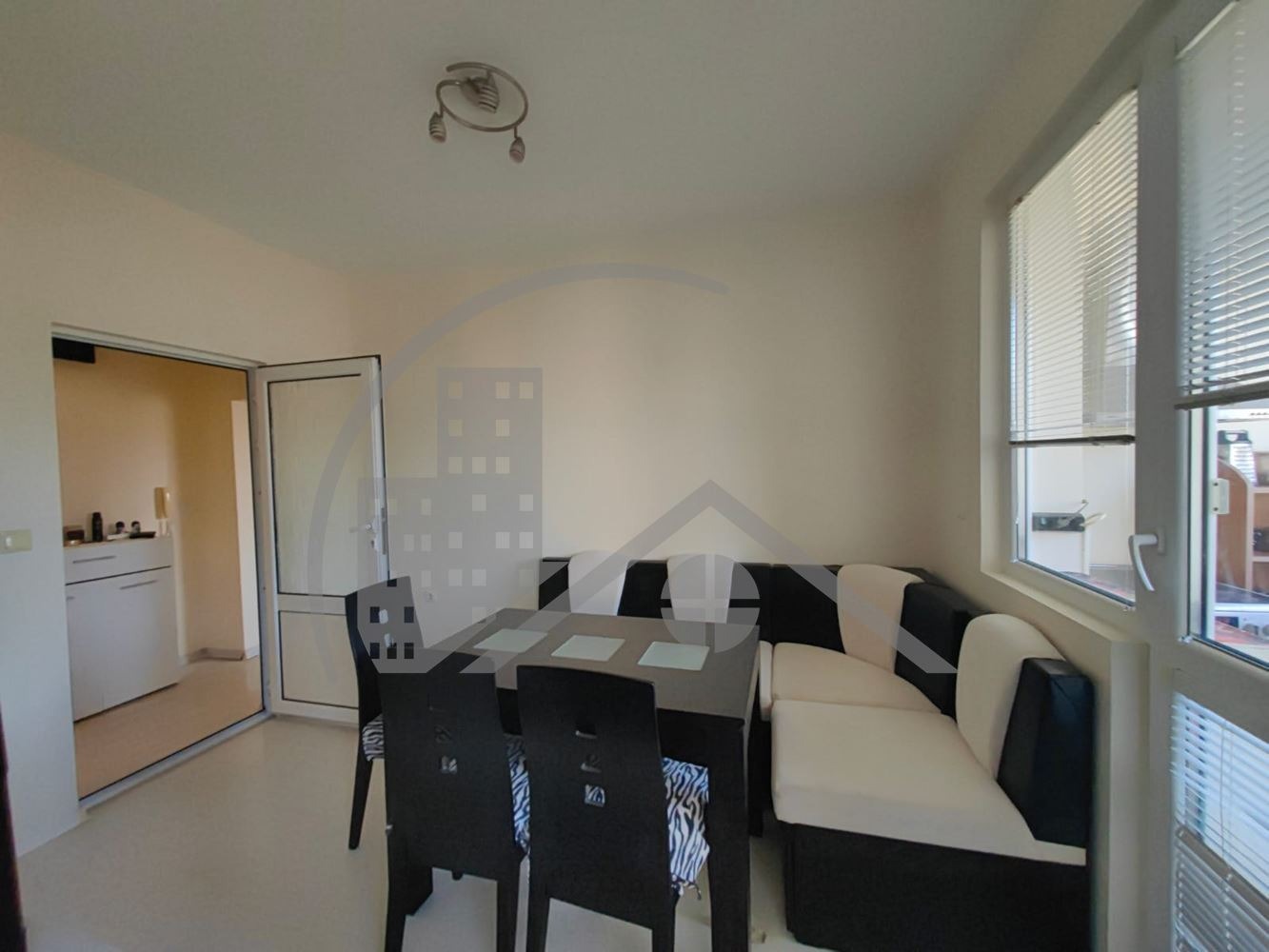 Продава 3-СТАЕН, гр. Варна, Аспарухово, снимка 2 - Апартаменти - 53911216