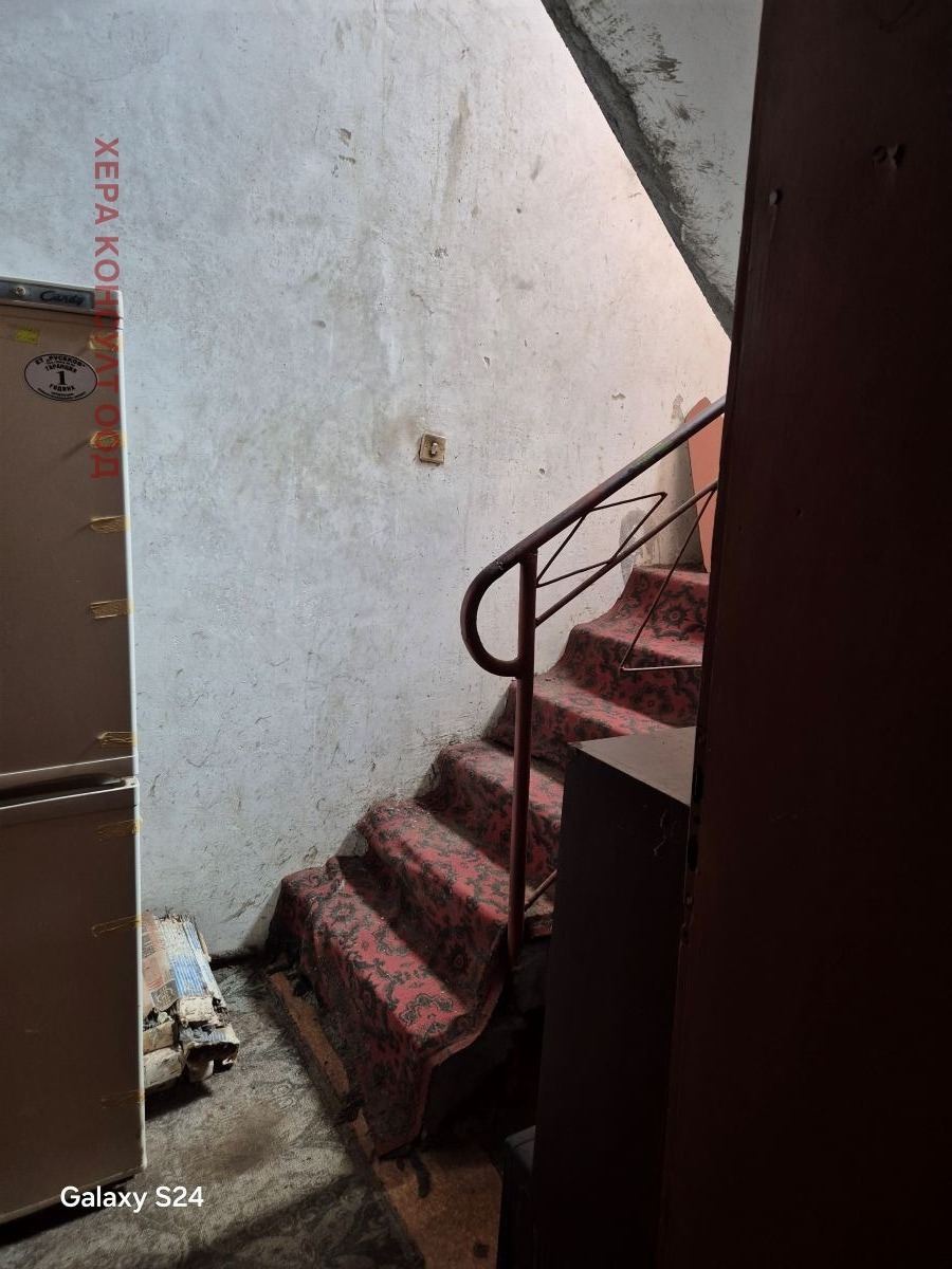 Продава КЪЩА, гр. София, Филиповци, снимка 8 - Къщи - 54357028