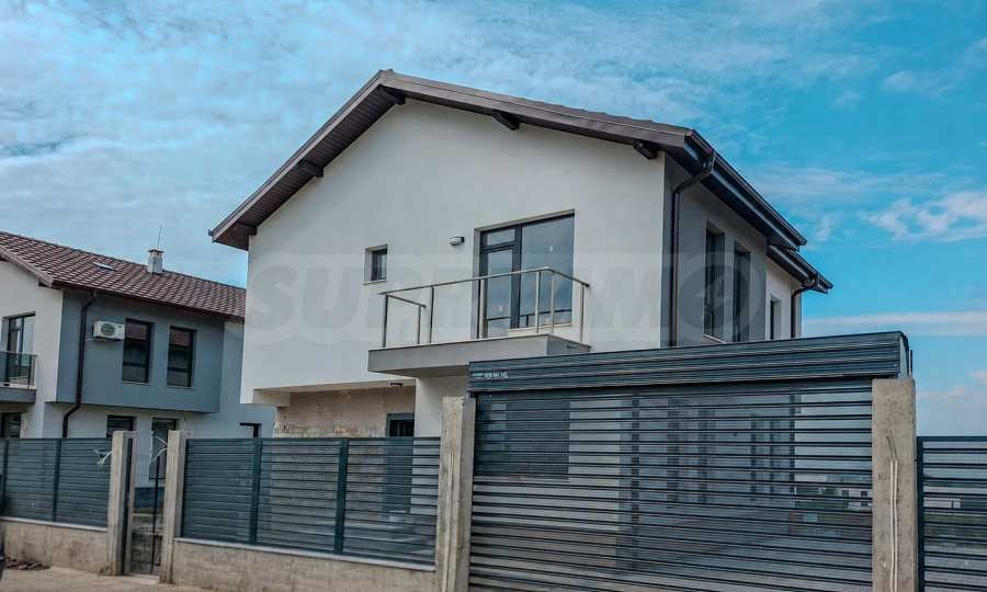 Продава КЪЩА, с. Брестник, област Пловдив, снимка 2 - Къщи - 55325996