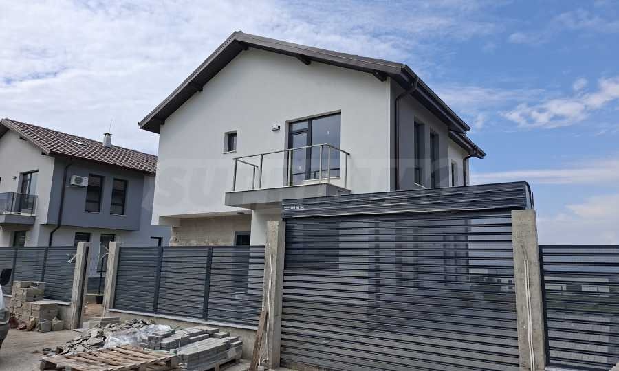 Продава КЪЩА, с. Брестник, област Пловдив, снимка 10 - Къщи - 55325996