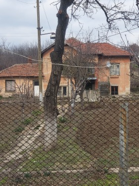 Huis Radisjevo, regio Pleven 14