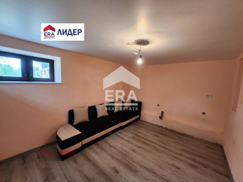 Продава КЪЩА, с. Бъзън, област Русе, снимка 12 - Къщи - 54762334