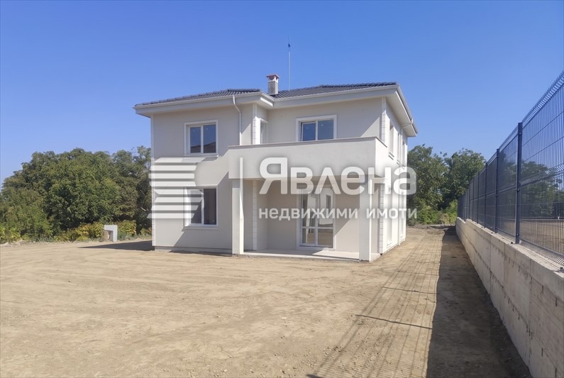Продава КЪЩА, с. Белащица, област Пловдив, снимка 2 - Къщи - 55996342