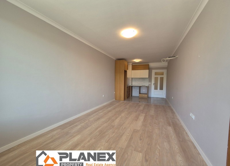 À venda  1 quarto Varna , k.k. Sv.Sv. Konstantin i Elena , 78 m² | 60422332 - imagem [2]