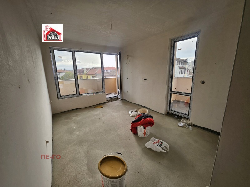 Продава 2-СТАЕН, гр. Пазарджик, Център, снимка 2 - Апартаменти - 52477954