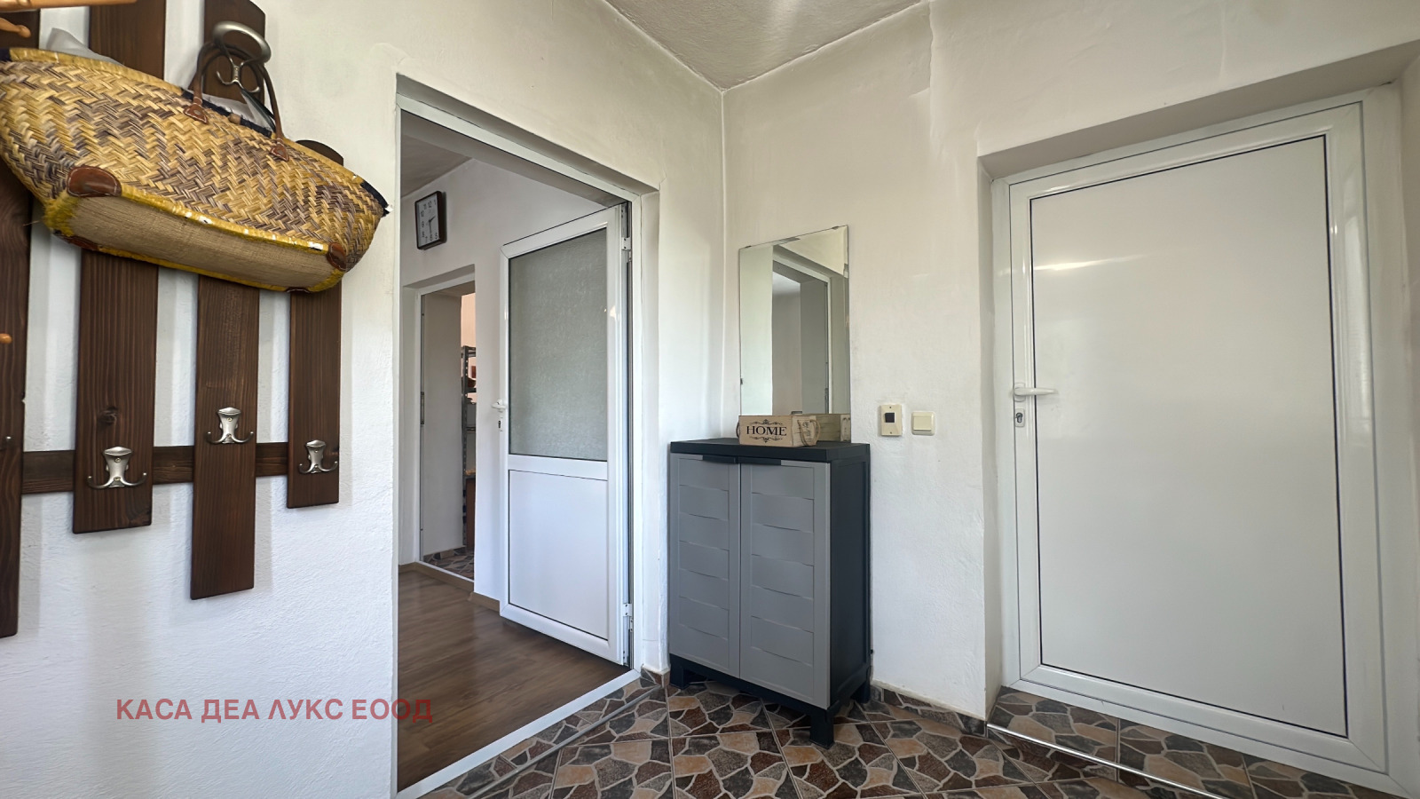 Продава КЪЩА, с. Стефан Караджа, област Добрич, снимка 6 - Къщи - 54992388
