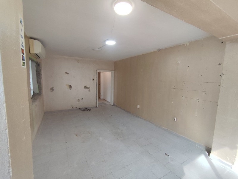 Продава  2-стаен град Бургас , Лазур , 67 кв.м | 80504939 - изображение [8]