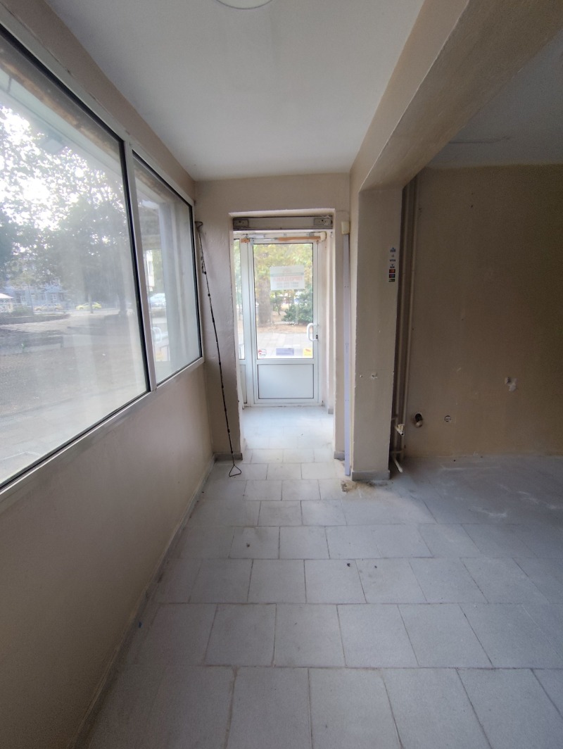 Продава  2-стаен град Бургас , Лазур , 67 кв.м | 80504939 - изображение [12]