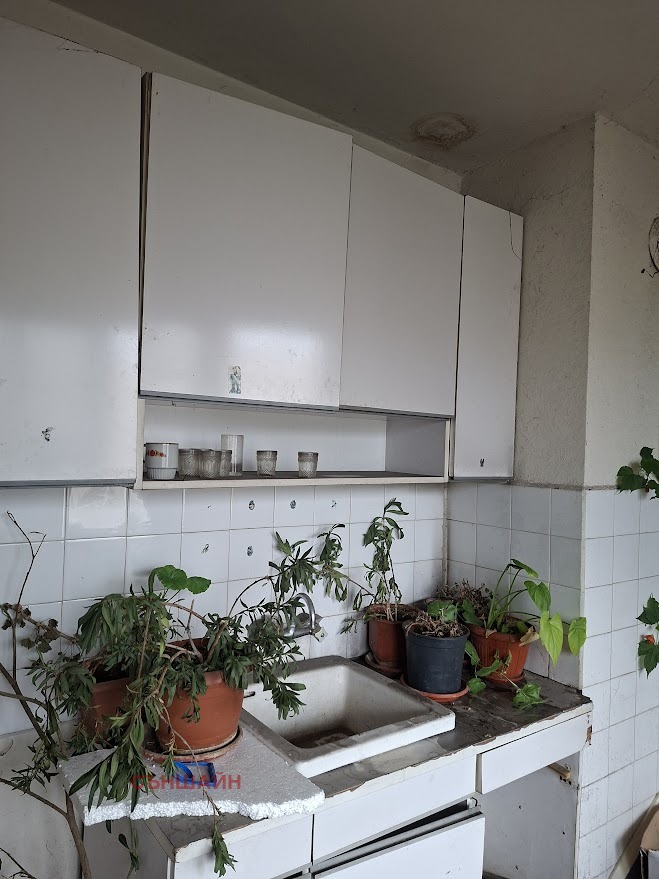 Продава 3-СТАЕН, гр. Радомир, област Перник, снимка 2 - Апартаменти - 54688317