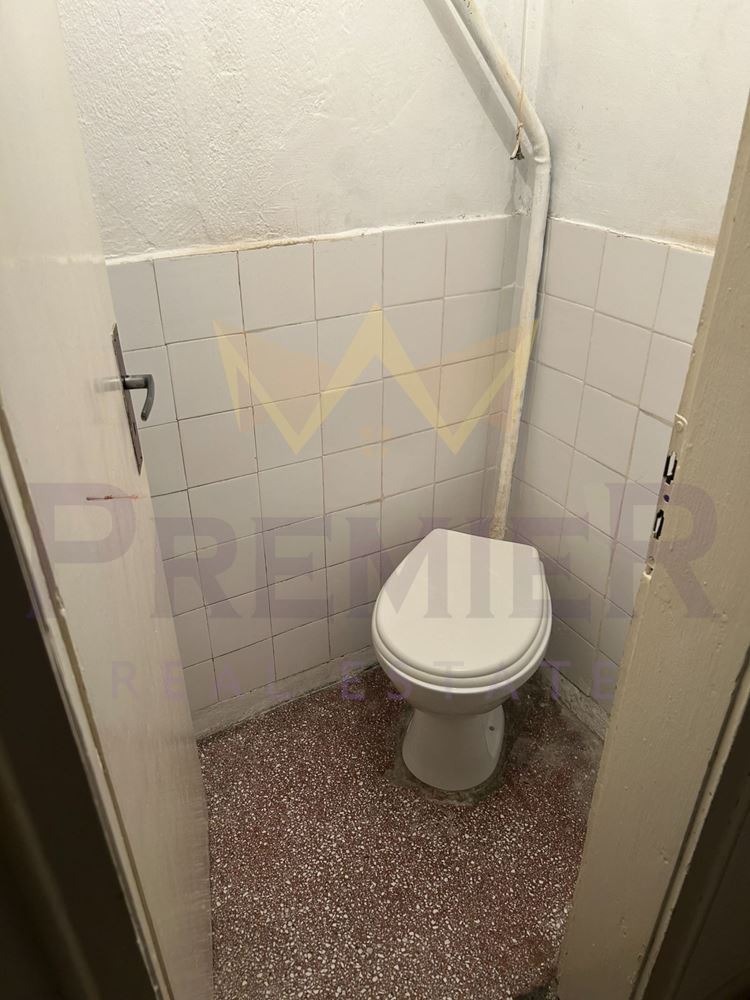 Продава ЕТАЖ ОТ КЪЩА, гр. Пловдив, Център, снимка 6 - Етаж от къща - 54515430