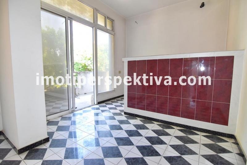 Продава ЕТАЖ ОТ КЪЩА, гр. Пловдив, Кючук Париж, снимка 5 - Етаж от къща - 55012262