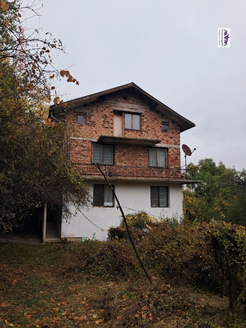 Продава КЪЩА, област София, с. Гълъбовци • 120000 € / 234699.60 лв. • 47004585 1