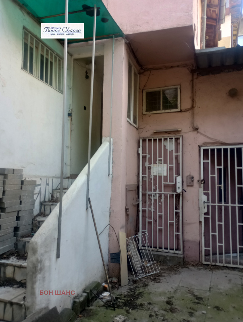 Продава КЪЩА, гр. София, Център, снимка 2 - Къщи - 52799608