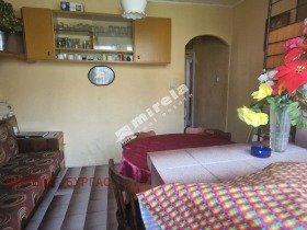 1 dormitor Slaveicov, Burgas 4