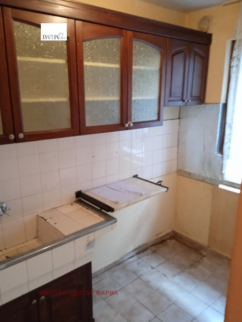 Продава 3-СТАЕН, гр. Варна, Лятно кино Тракия, снимка 2 - Aпартаменти - 49608708