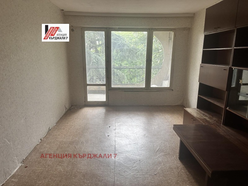 Продава  3-стаен, град Кърджали, Възрожденци •  118 500 лв. • ID 50401033 — holmes.bg - [1] 