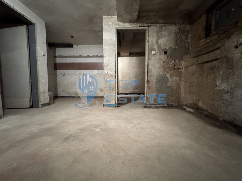 Продава МАГАЗИН, гр. Велико Търново, Център, снимка 5 - Магазини - 45765857