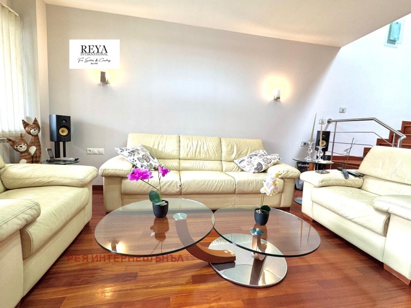 En venta  Casita Sofia , Strelbishte , 240 metros cuadrados | 73243012 - imagen [2]