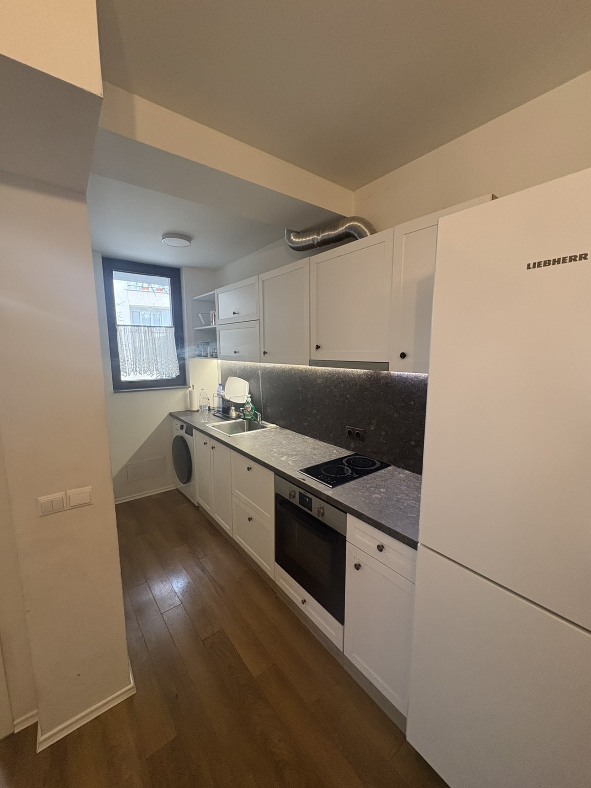 Продава ЕТАЖ ОТ КЪЩА, гр. София, Лозенец, снимка 5 - Етаж от къща - 53228026