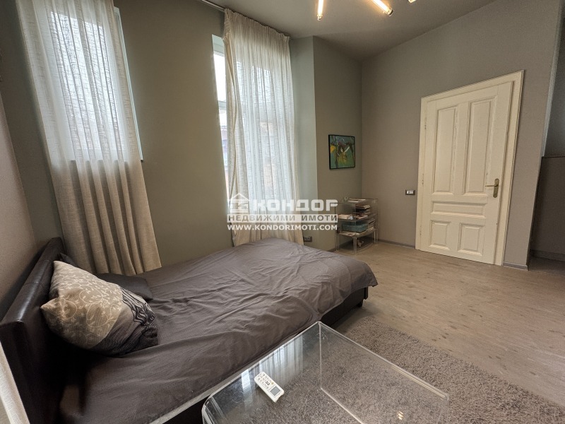 De vânzare  1 dormitor Plovdiv , Țentâr , 72 mp | 68268721 - imagine [2]