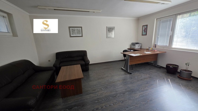 Продава  Офис град Варна , ВИНС-Червен площад , 100 кв.м | 34122382