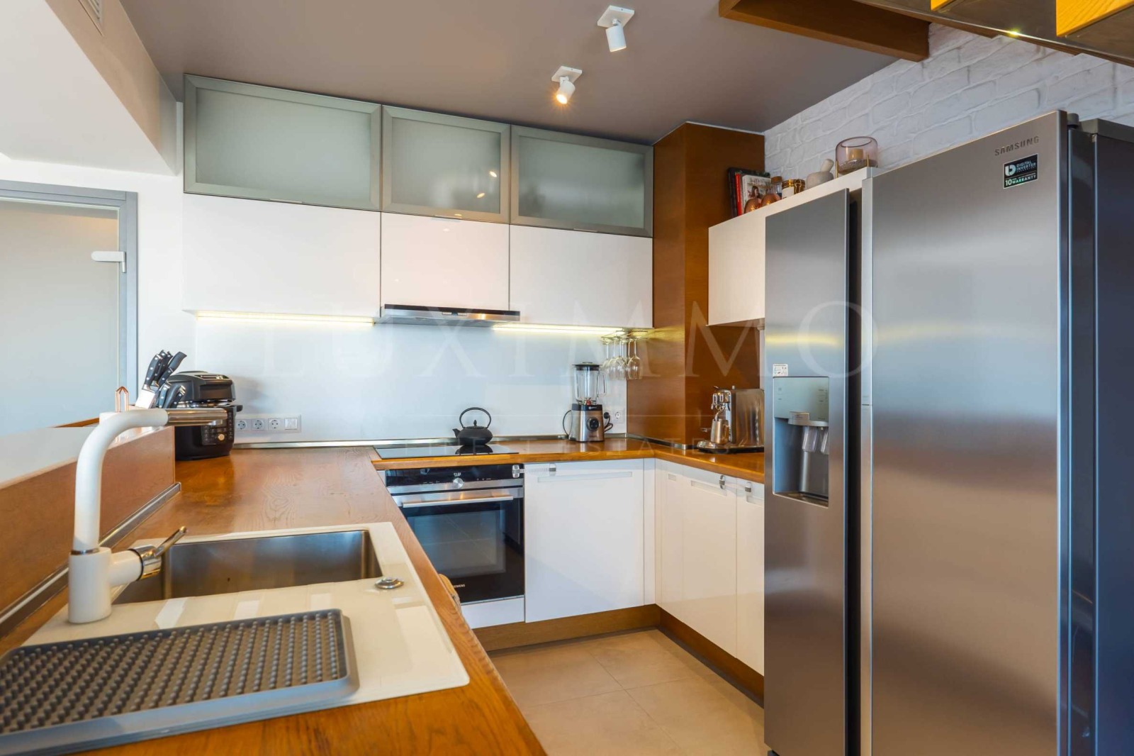 Продава МЕЗОНЕТ, гр. Бургас, Център, снимка 2 - Апартаменти - 53765540