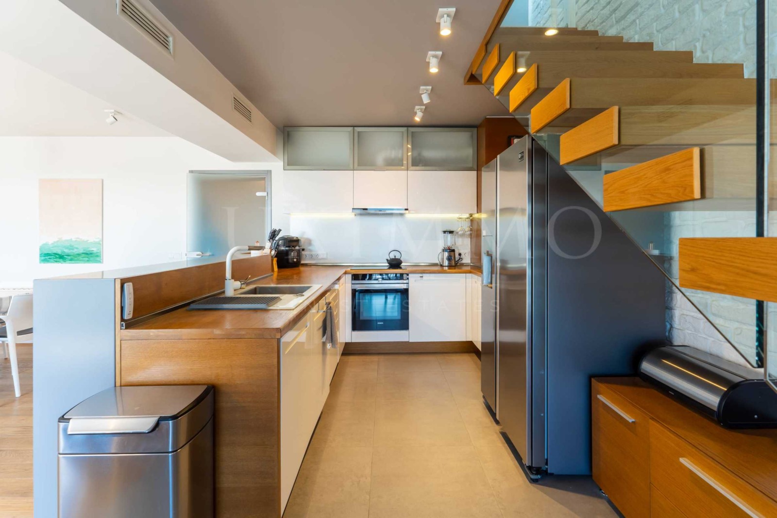 Продава МЕЗОНЕТ, гр. Бургас, Център, снимка 10 - Апартаменти - 53765540