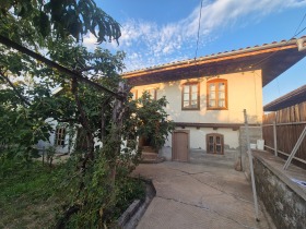 Casa Liaskovec, região Veliko Tarnovo