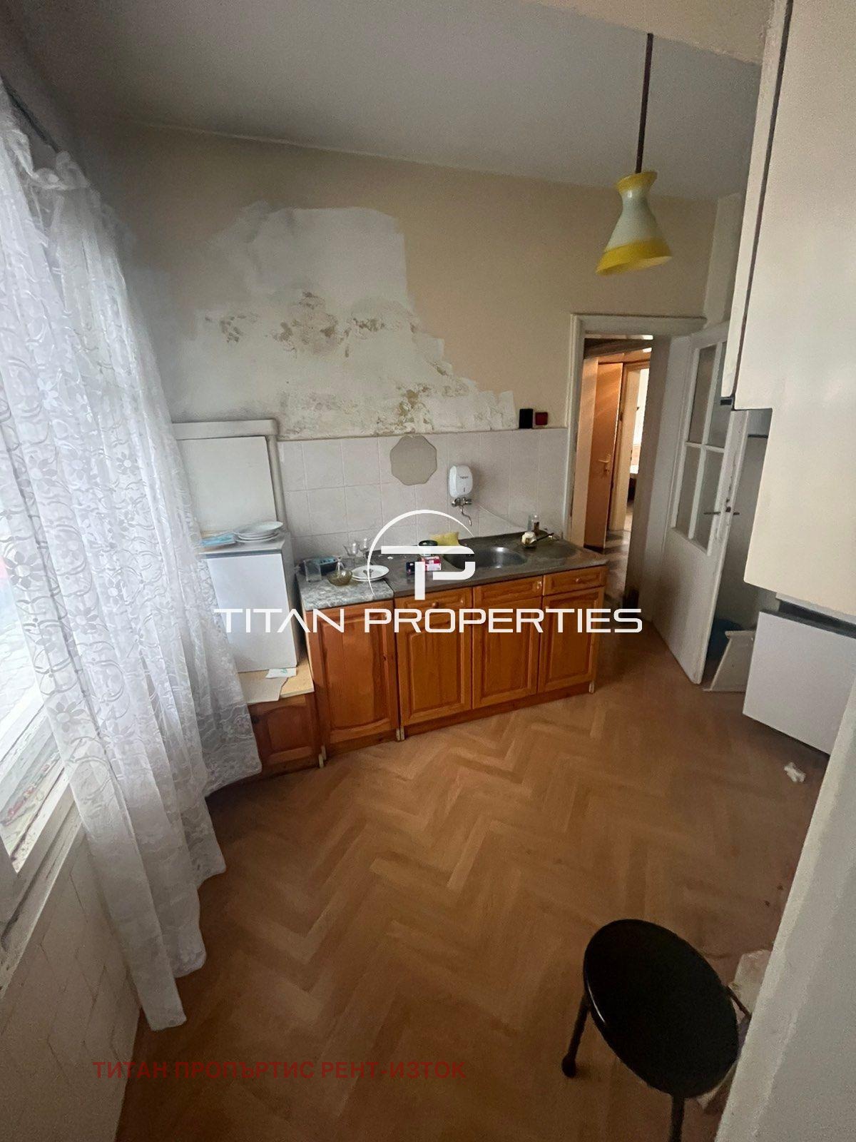 Продава МНОГОСТАЕН, гр. Бургас, Център, снимка 3 - Апартаменти - 53629956